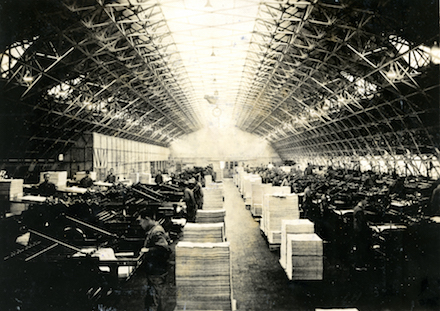 東京朝日新聞社（株）　羽田格納庫3