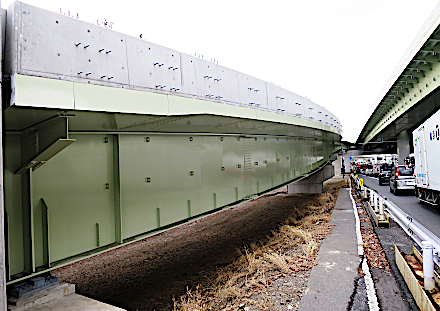 町田立体オンランプ橋 近接
