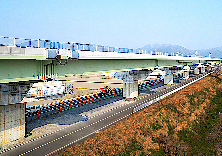 >南大社5高架橋 側面より